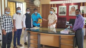 ইউএনও মিন্টু চৌধুরী’র সাথে তুরুকখলা হাড়িয়ারচর গ্রাম উন্নয়ন কমিটির সৌজন্যে সাক্ষাত